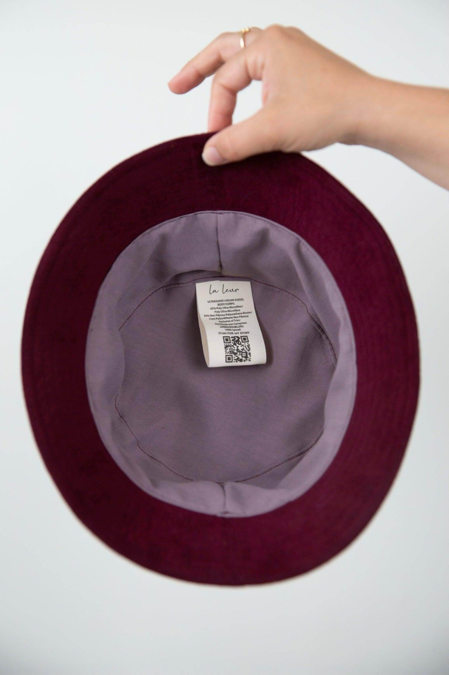 Inside view of Classic Buclet Hat in Bordeaux colour